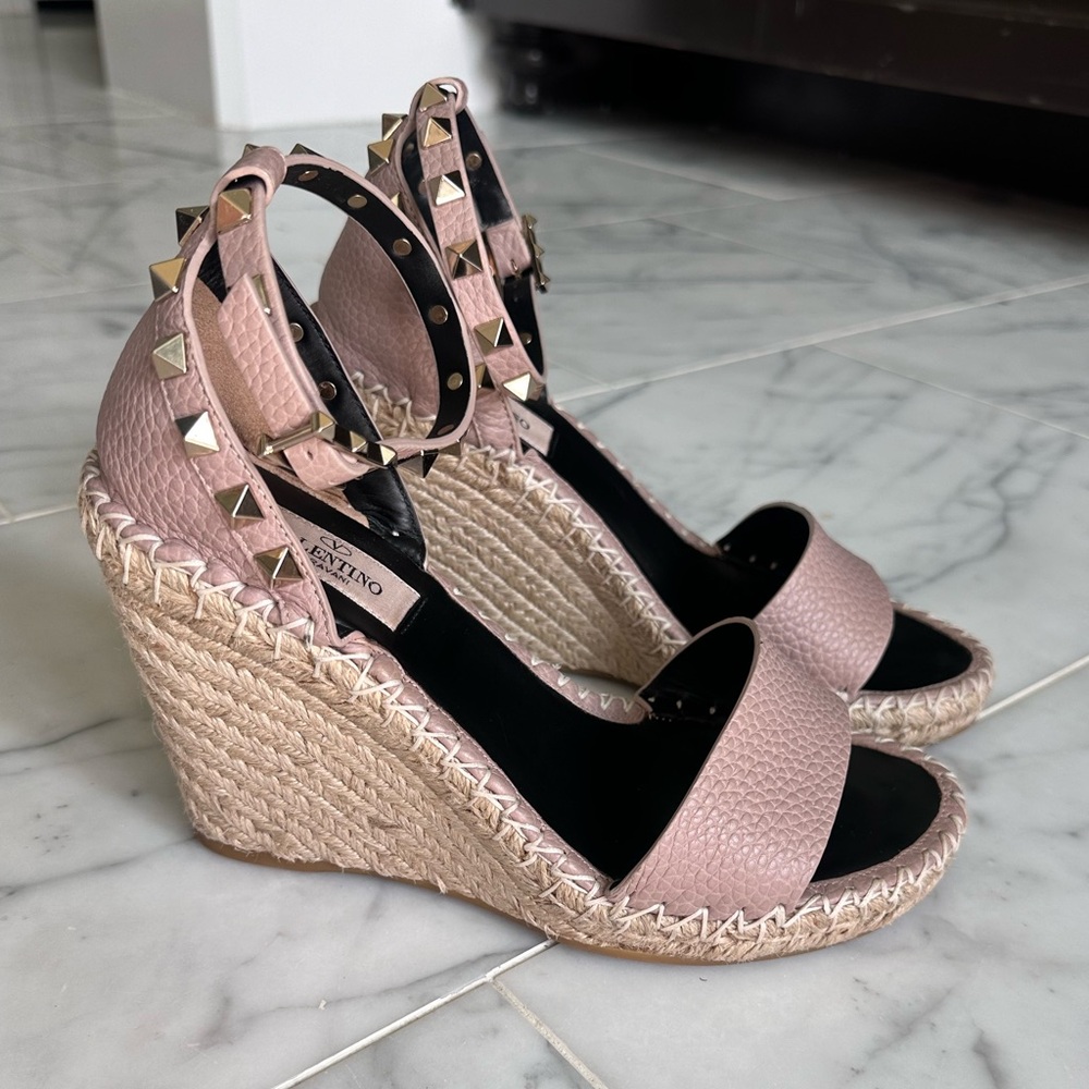 Valentino Rockstud Wedge Sandal in Poudre/ Nero or Nude/ Black